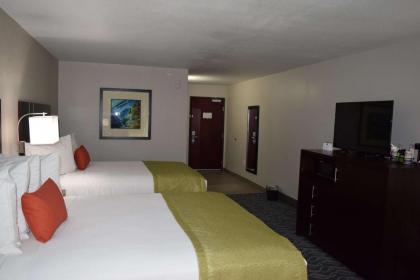 Best Western Plus Hardeeville Inn & Suites - image 13