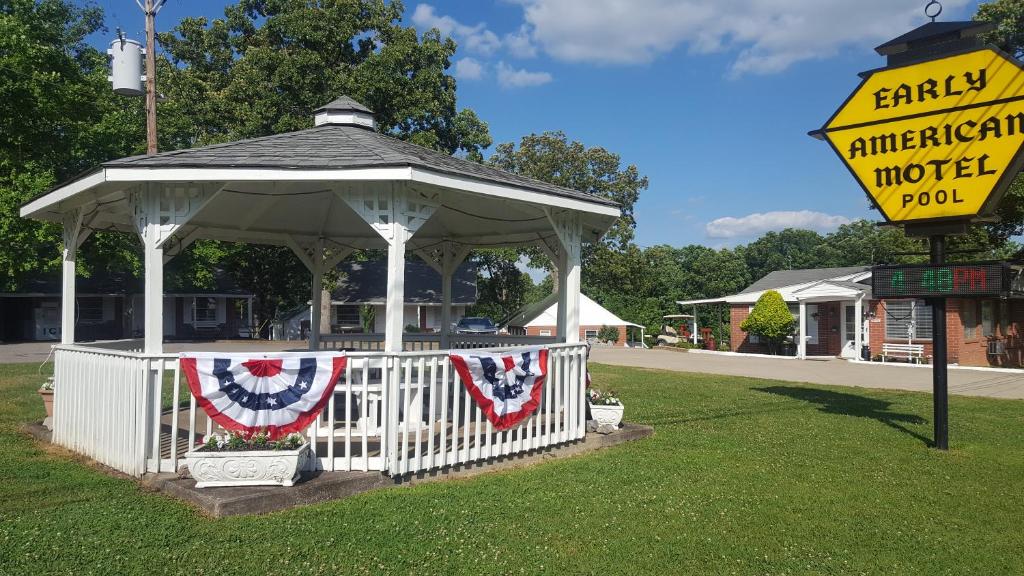 Early American Motel - main image