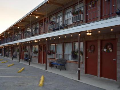 Lariat Motel - image 5