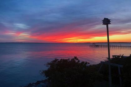 Harkers Island Home with Waterfront Sunset View! - image 11