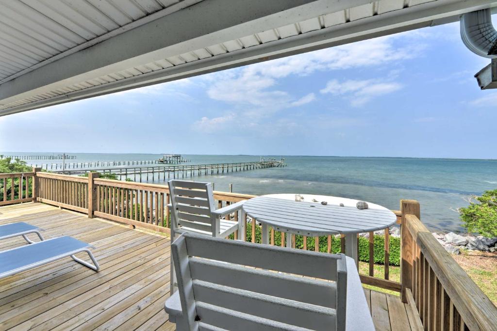 Harkers Island Home with Waterfront Sunset View! - image 3