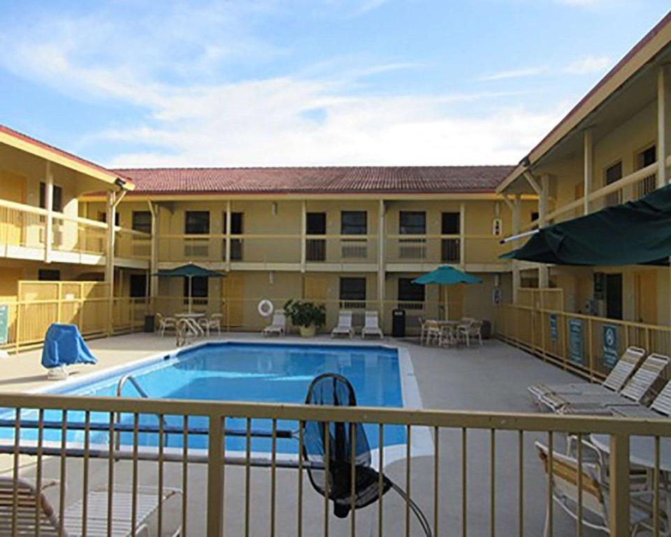 Quality Inn Harlingen - image 2