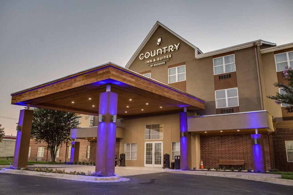 Country Inn & Suites by Radisson Harlingen TX - main image