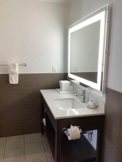 Americas Best Value Inn Harlingen - image 6