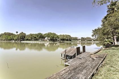 Lakefront Harlingen Home with Pool Yard and Pool Table - image 13