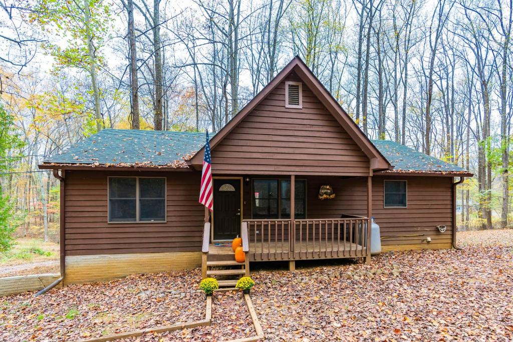 Harpers Ferry Cabin with Deck and Grill Game Room WiFi - image 6