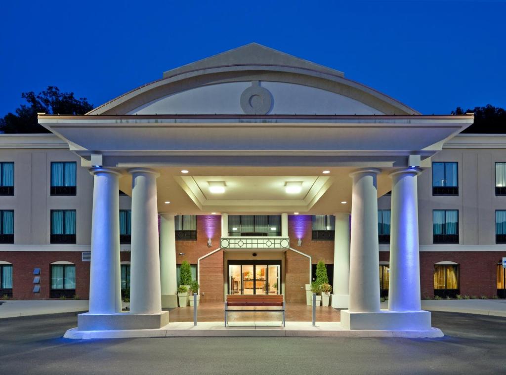 Holiday Inn Express Hotel & Suites Harriman an IHG Hotel - main image