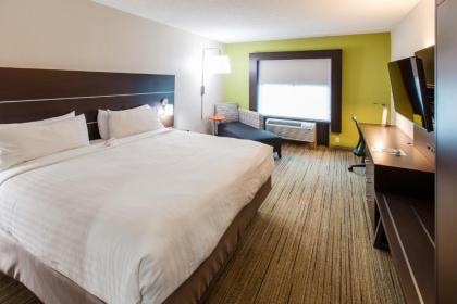 Holiday Inn Express Hotel & Suites Harriman an IHG Hotel - image 10