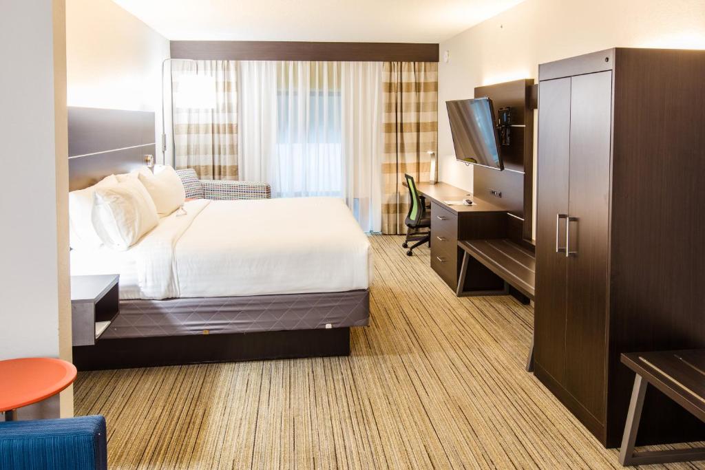 Holiday Inn Express Hotel & Suites Harriman an IHG Hotel - image 6