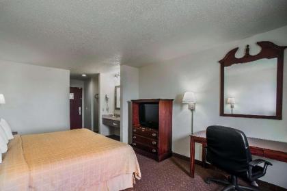 Quality Inn - image 15