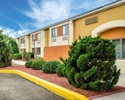 Econo Lodge Harrisburg/Hershey - image 3