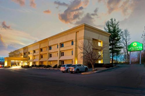 La Quinta by Wyndham Harrisburg Airport Hershey - main image