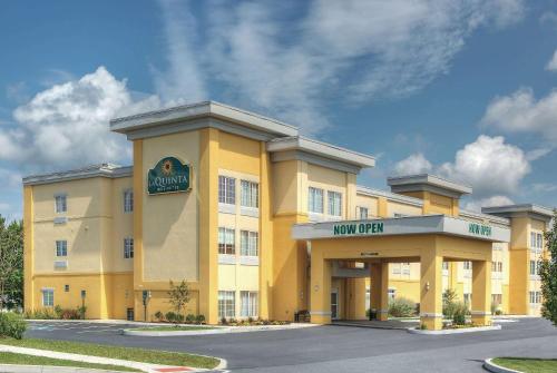 La Quinta by Wyndham Harrisburg-Hershey - main image