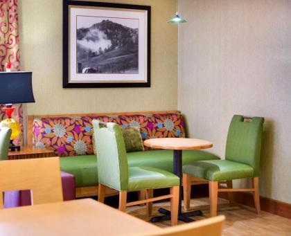 Hampton Inn Harrisonburg - University - image 14