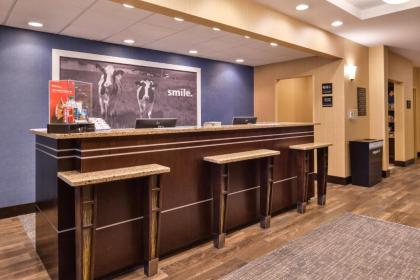 Hampton Inn Harrisonburg South - image 12