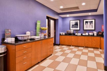 Hampton Inn Harrisonburg South - image 14