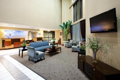 Hotel Harrisonburg - image 2