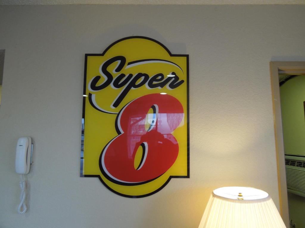 Super 8 by Wyndham Harrisonburg - image 5