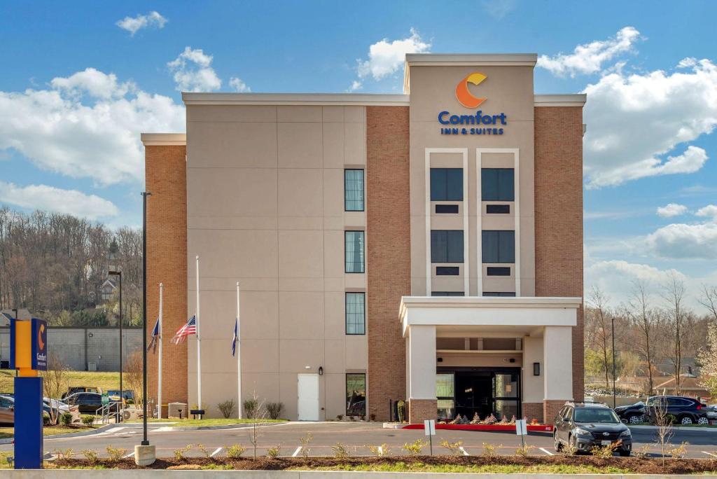 Comfort Inn & Suites - image 6