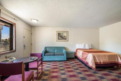 Americas Best Value Inn & Suites Harrisonville - image 15