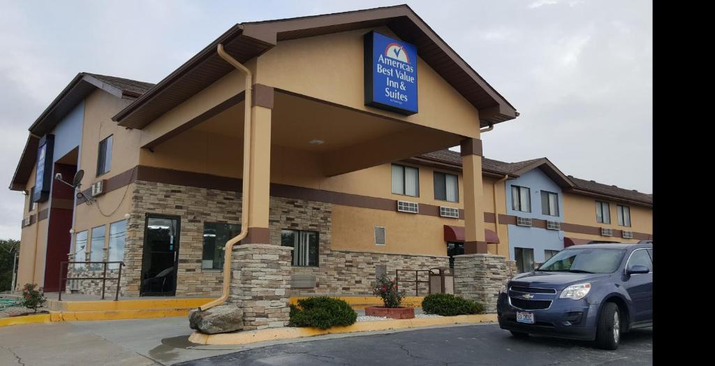 Americas Best Value Inn & Suites Harrisonville - image 3