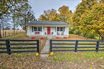 Charming Guesthouse Getaway on 10-Acre Farm! - image 8