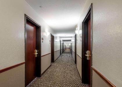 Red Roof Inn Hartselle - image 8