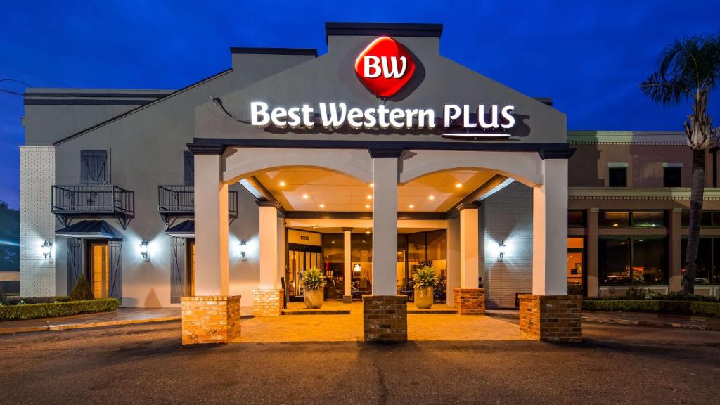 Best Western Plus Westbank - main image