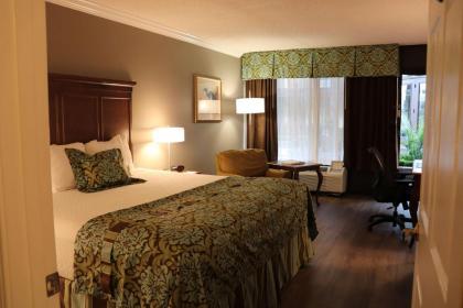 Best Western Plus Westbank - image 2