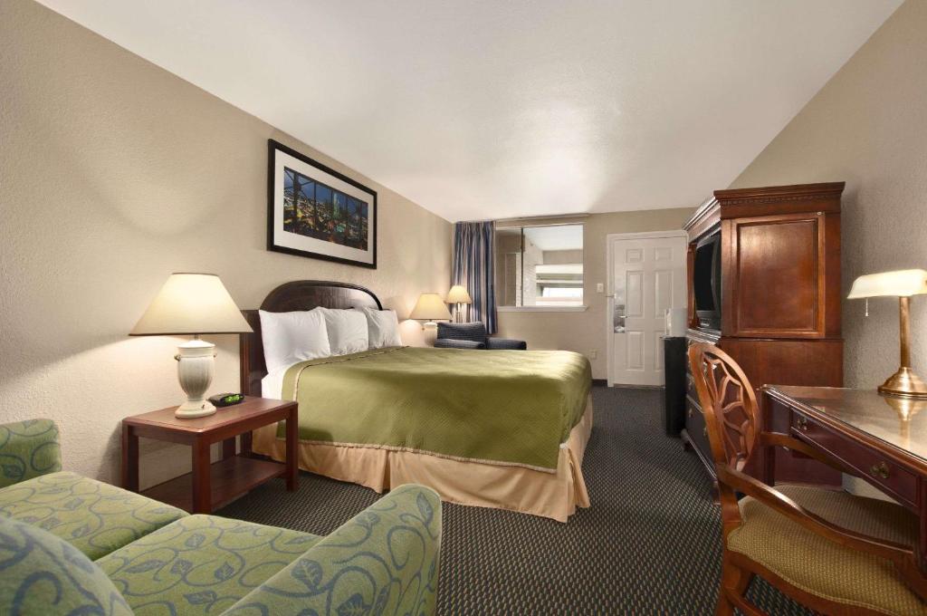 Travelodge by Wyndham New Orleans Harvey Hotel - image 3