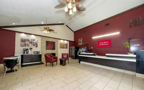 Red Roof Inn New Orleans - Westbank - image 4