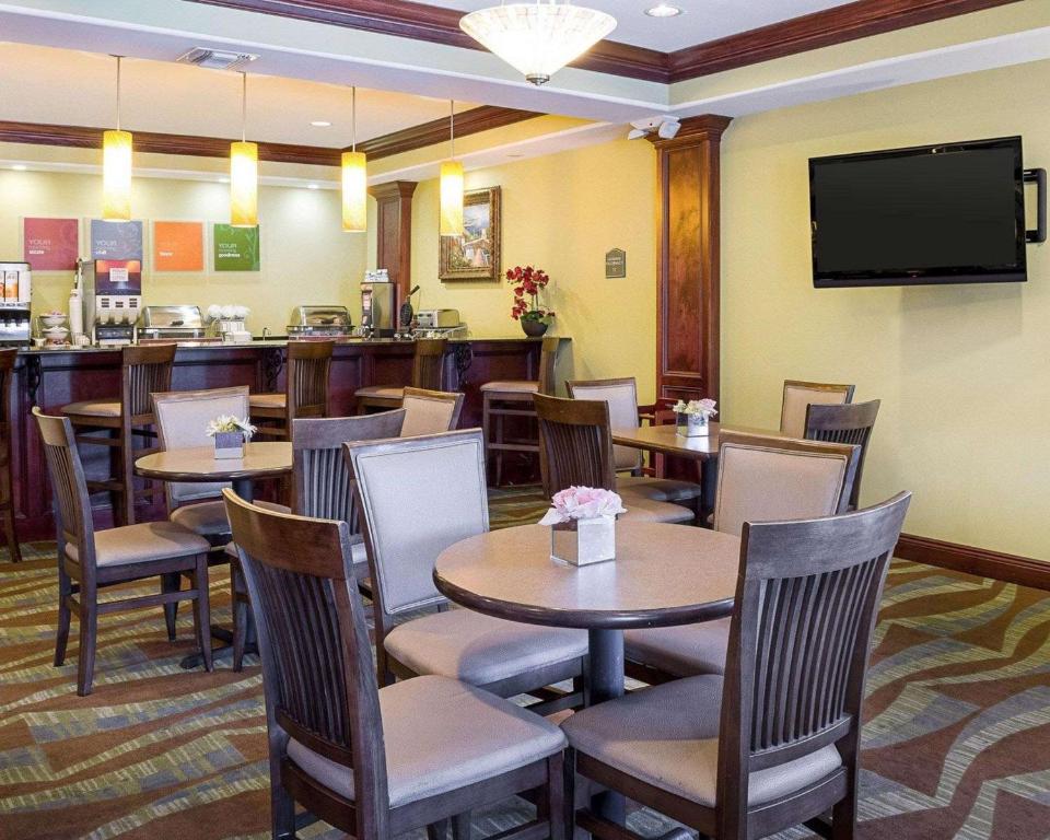 Comfort Suites Harvey - New Orleans West Bank - image 4