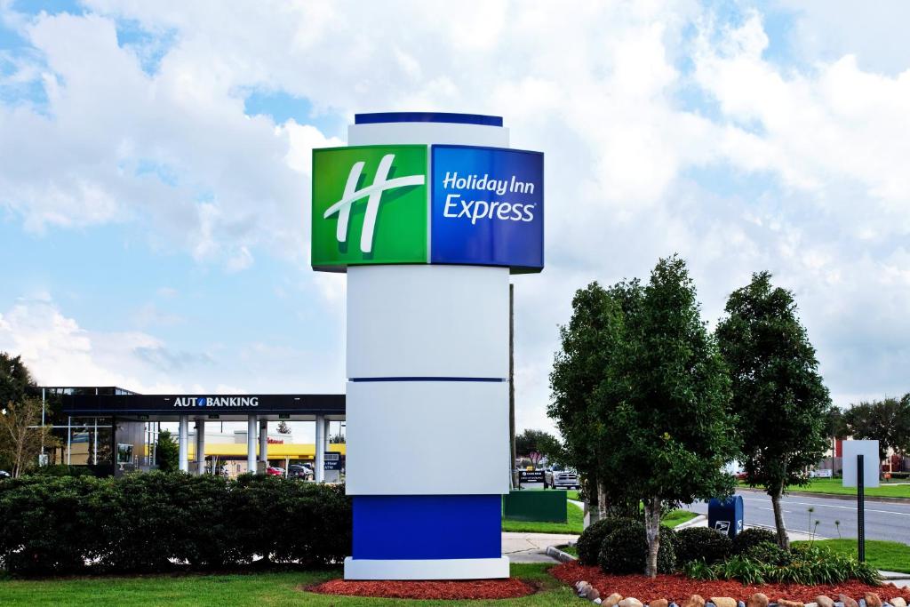 Holiday Inn Express Harvey-Marrero an IHG Hotel - image 3