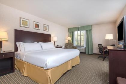 Holiday Inn Express Haskell-Wayne Area an IHG Hotel - image 18