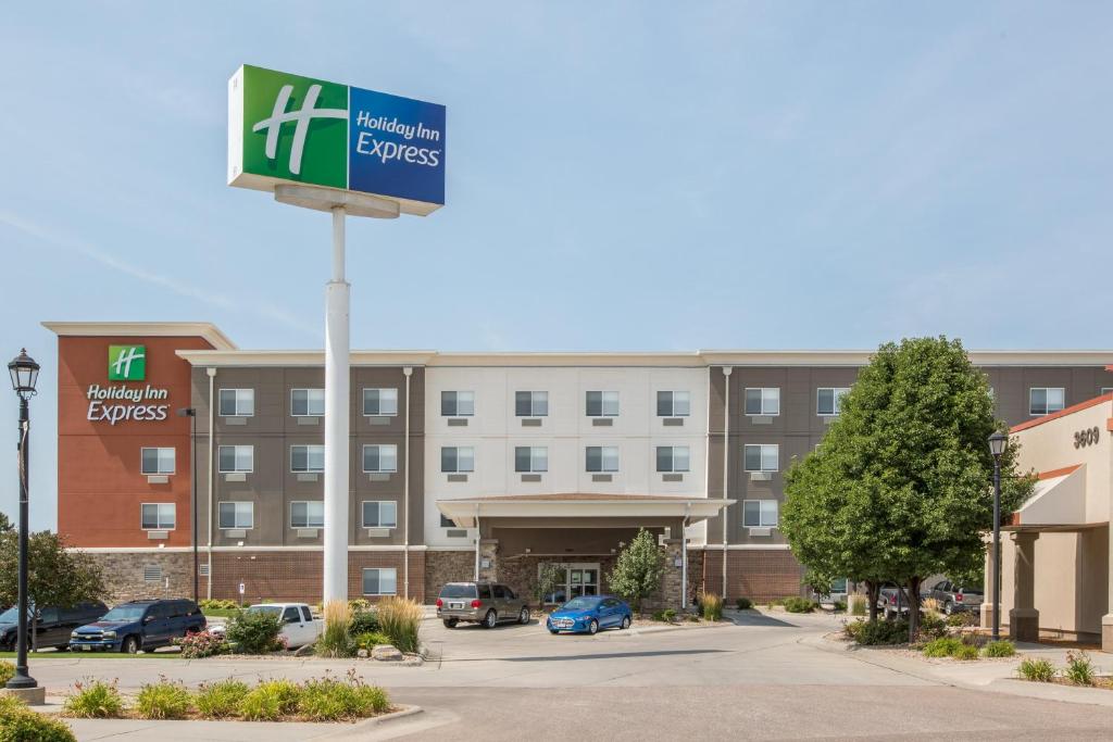 Holiday Inn Express Hastings an IHG Hotel - main image