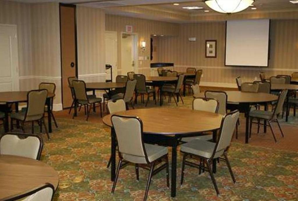 Hilton Garden Inn Hattiesburg - image 7