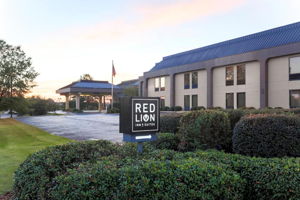 Red Lion Inn & Suites Hattiesburg - main image