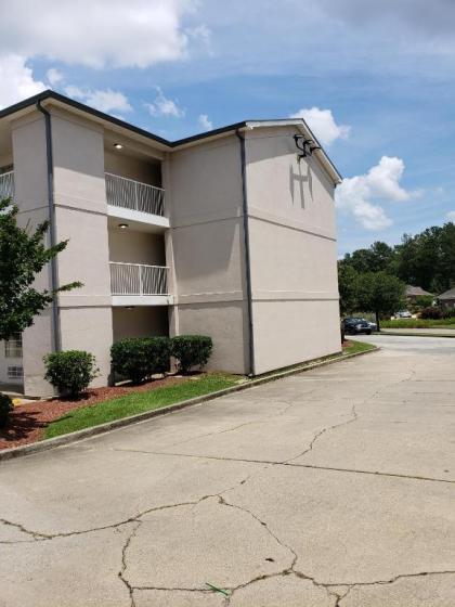 InTown Suites Extended Stay Hattiesburg - image 2