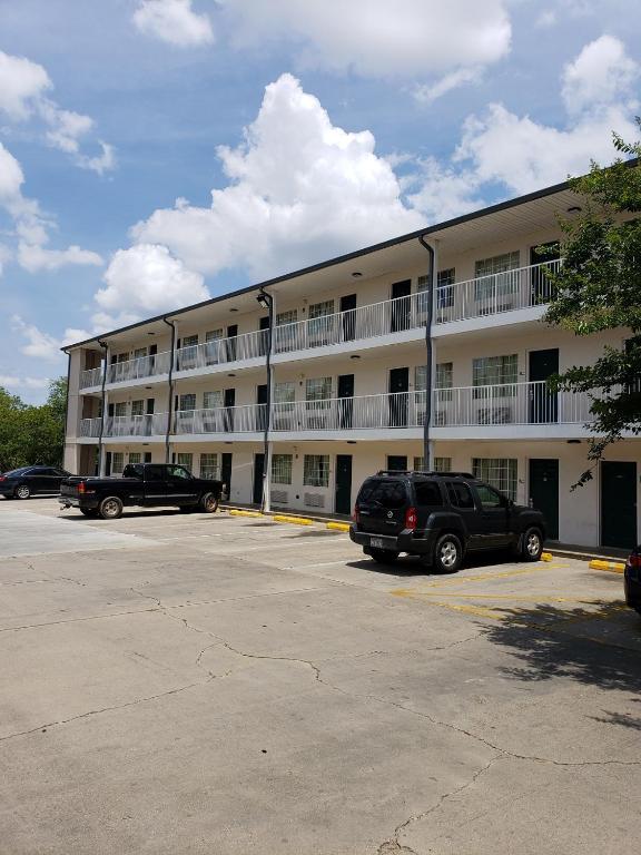 InTown Suites Extended Stay Hattiesburg - image 3