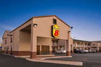 Super 8 by Wyndham Hattiesburg North - image 10