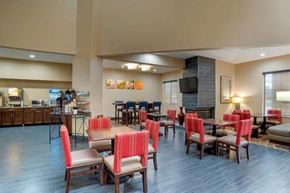 Comfort Suites Hattiesburg - image 13