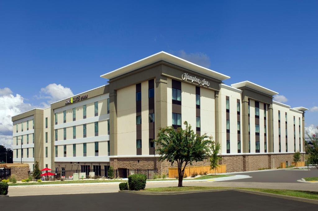 Hampton Inn by Hilton Hattiesburg - main image