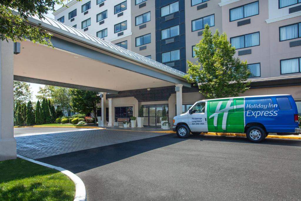 Holiday Inn Express Hauppauge-Long Island an IHG Hotel - main image