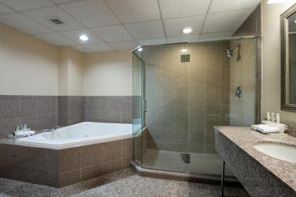 Holiday Inn Express Hauppauge-Long Island an IHG Hotel - image 9