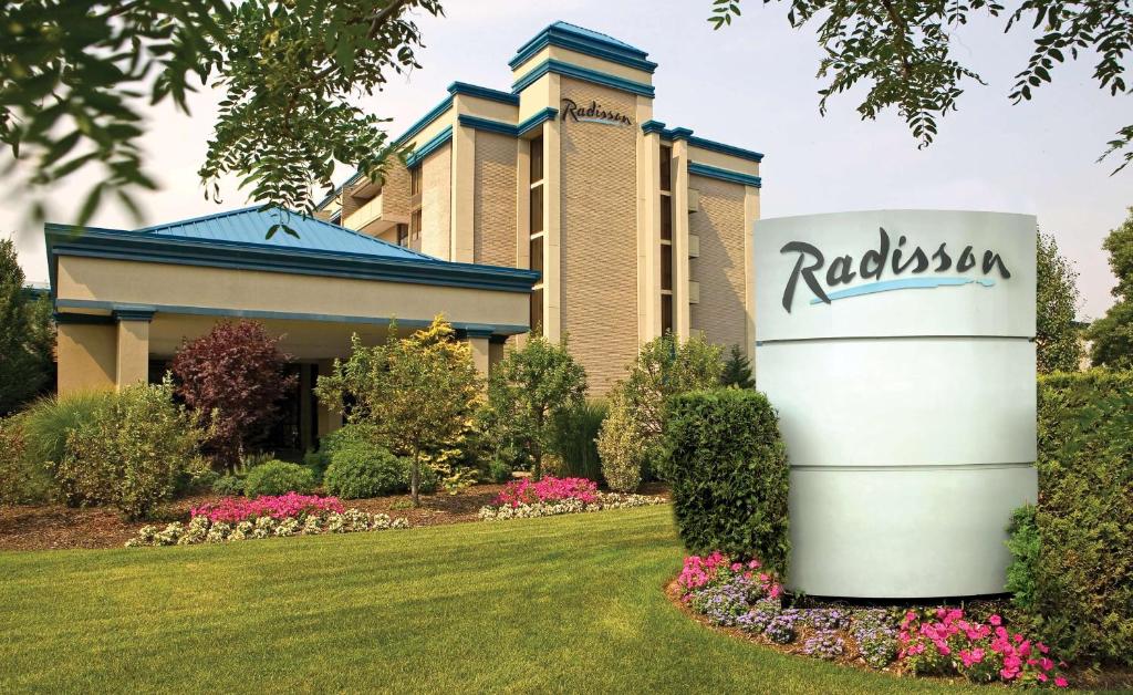 Radisson Hotel Hauppauge-Long Island - main image