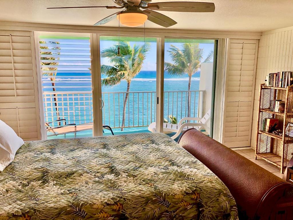 ALOHA PARADISE PENTHOUSE!! 3BR/2BA/2-Story! BEACH FRONT!! VIEWS!! - image 6