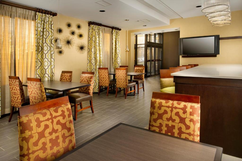 Hampton Inn Haverhill - image 7