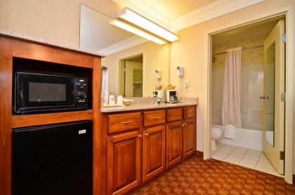 Peach State Inn & Suites - image 13