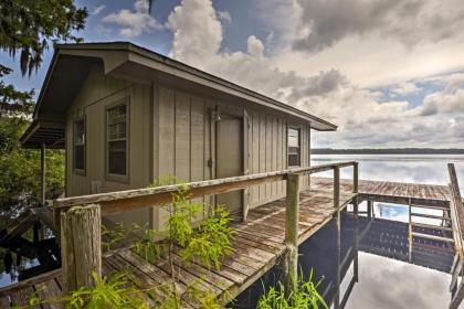 Lakefront Florida Apartment with Boat House and Kayak! - image 4