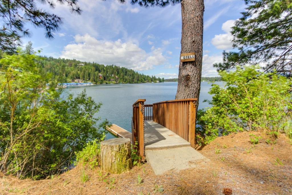 Cozy Hayden Idaho Lake Cabin - image 3